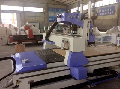 供應石家莊木工加工中心,木工數(shù)控排鉆加工中心